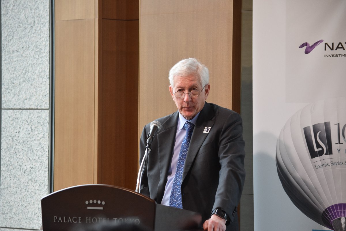 （デイビッド・ローリー氏）