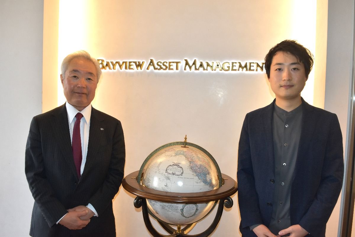 （左から八木健社長、八木優太マネージャー）