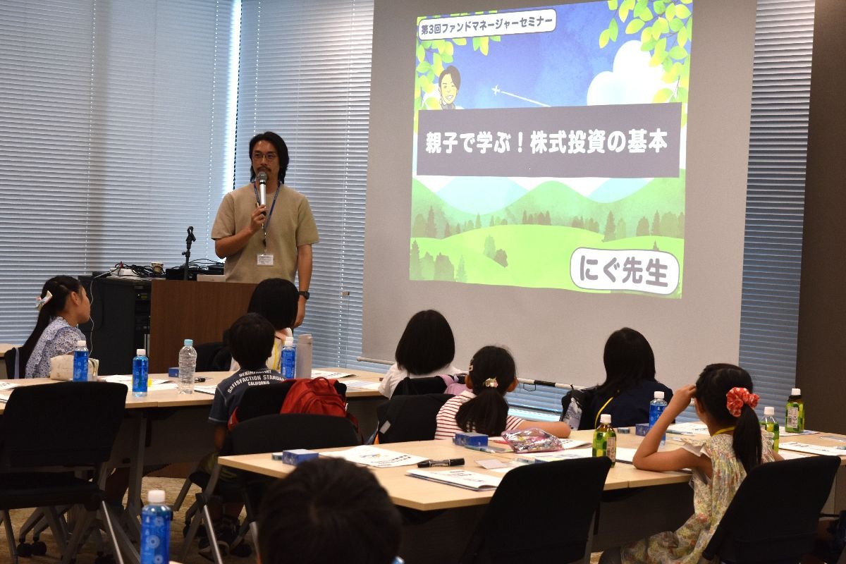 （中央が&ldquo;にぐ先生&rdquo;こと谷口氏）