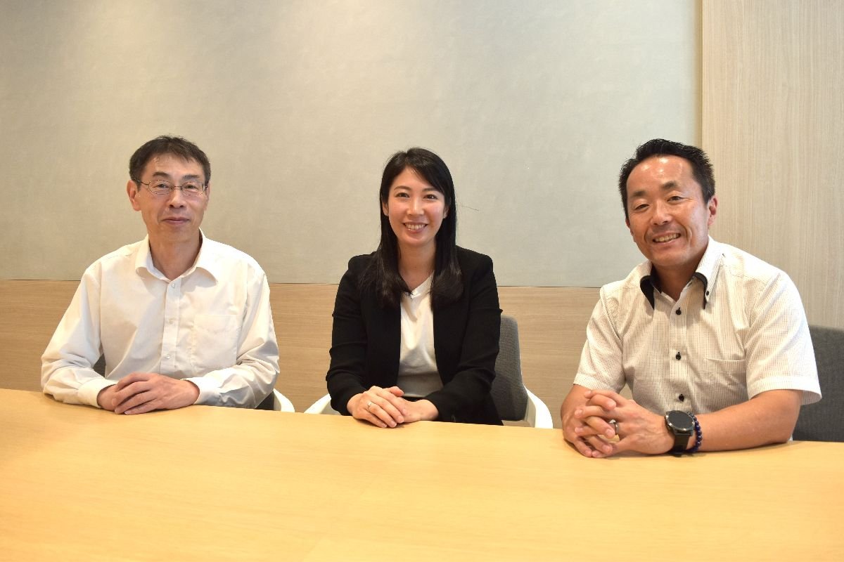 （左から奥原氏、足達氏、加藤氏）
