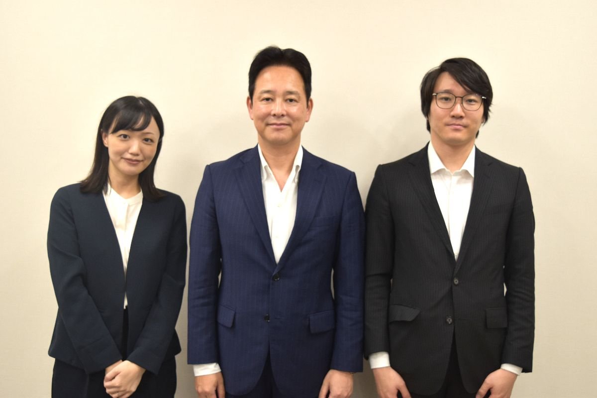 （左から木村研究員、川嶋所長、本間研究員）