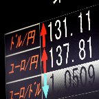 崩れる「円安=株高」神話－市場は政策転換を催促