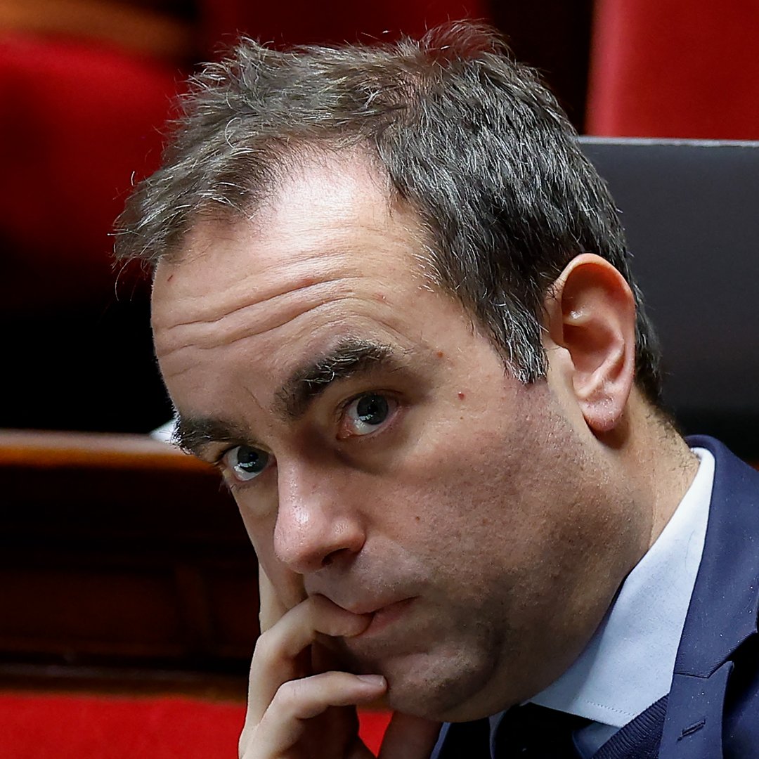 仏予算審議が再開 成立は不透明