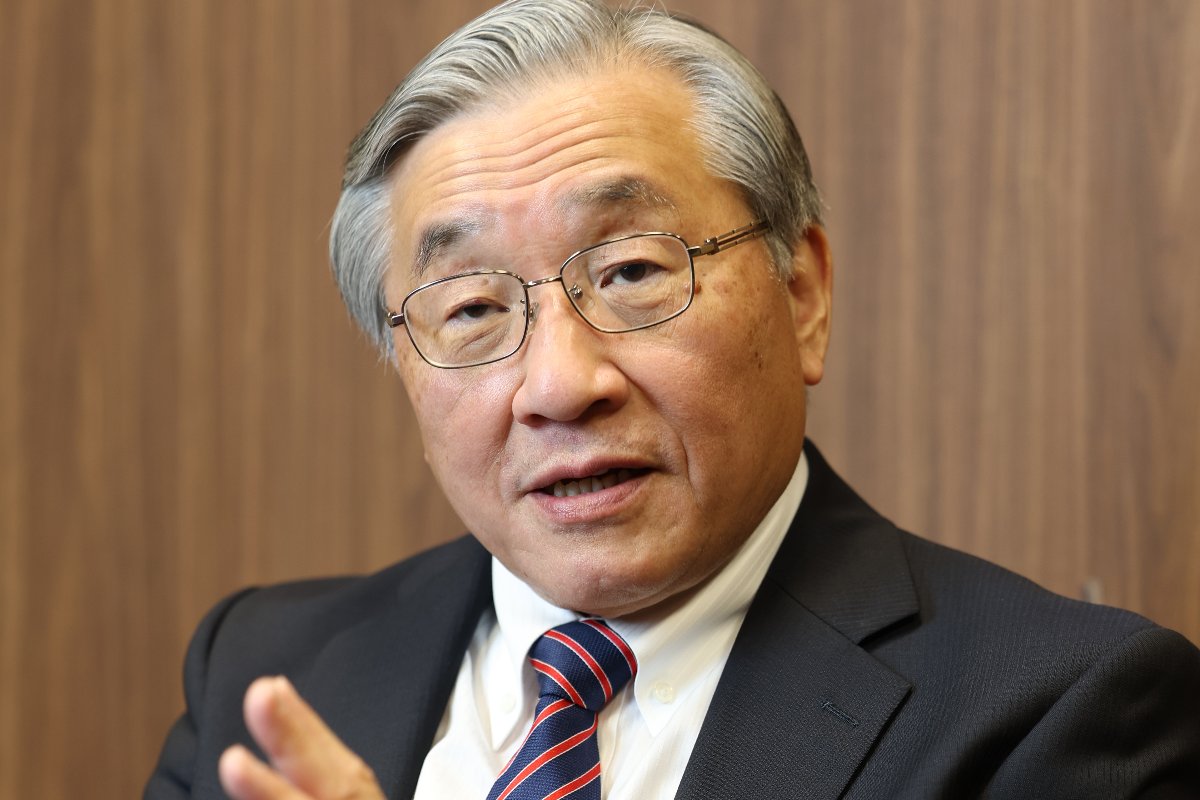 インタビューに答える東京金融取引所の廣田拓夫社長＝４月９日、東京都千代田区